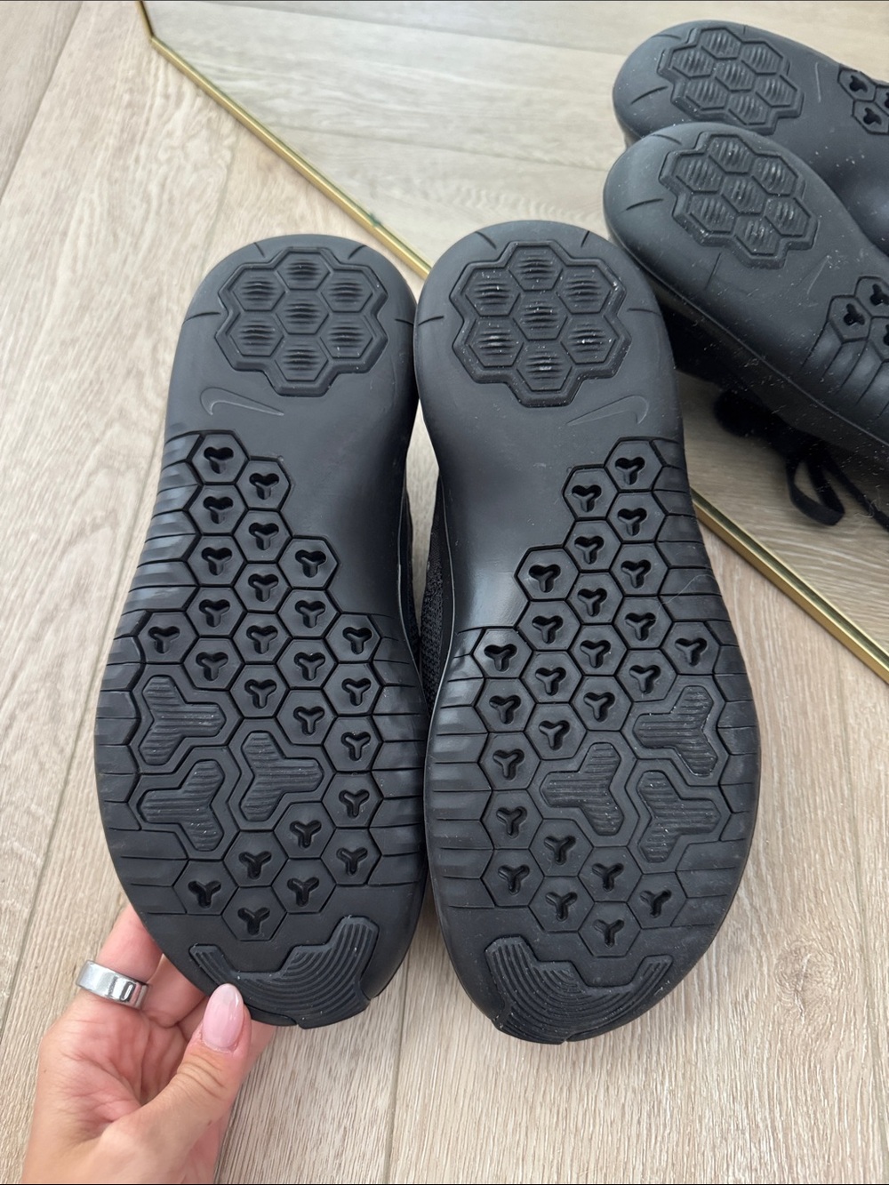 Nike Women's Black Lightweight Training Sneakers - Picture 8 of 8